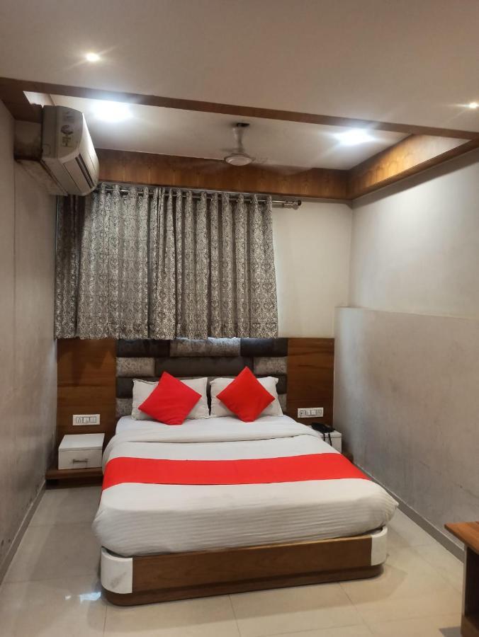 Hotel Madhav Villa Ahmedabad Exterior photo