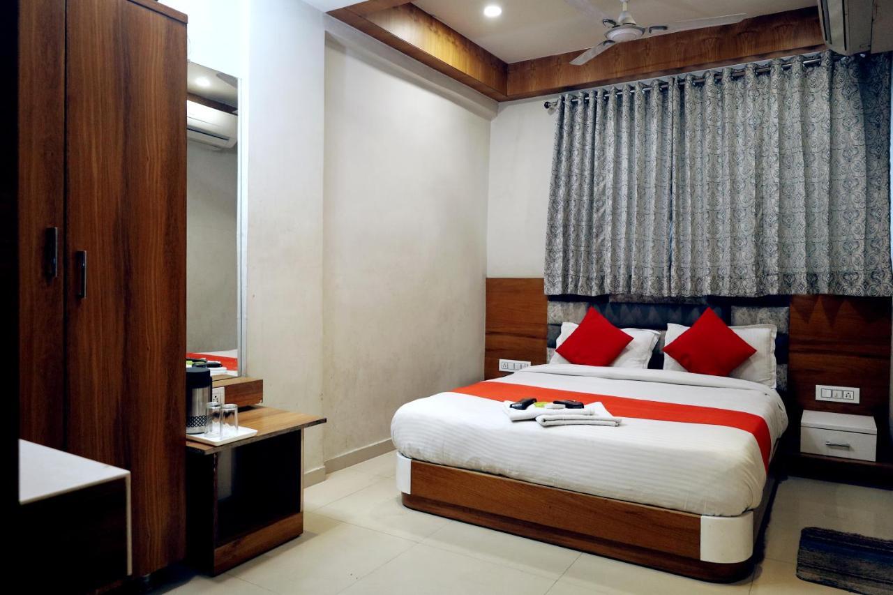 Hotel Madhav Villa Ahmedabad Exterior photo