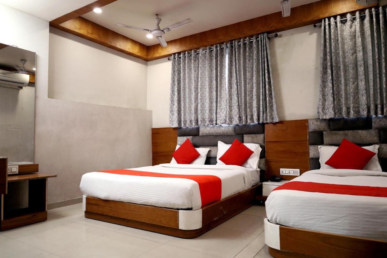 Hotel Madhav Villa Ahmedabad Exterior photo
